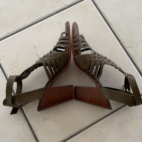 Gianni Bini Caged Heel Heart Braker Olive Green 8 - Picture 5 of 11